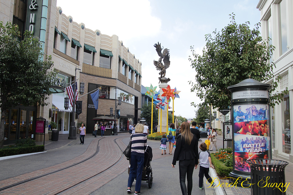 加州陽光-LA吃喝玩樂-小歐洲(The Grove)Mall、農夫市集、中國戲院