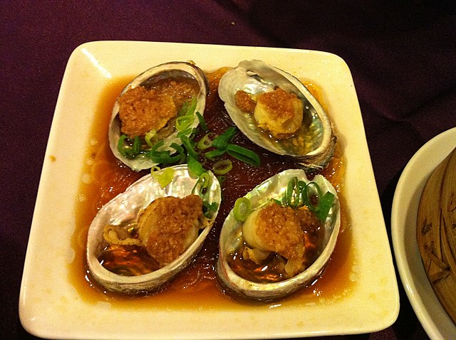 華國飯店 – 桂華會館 (很可惜因改建已關門，希望能在別的地方開業)