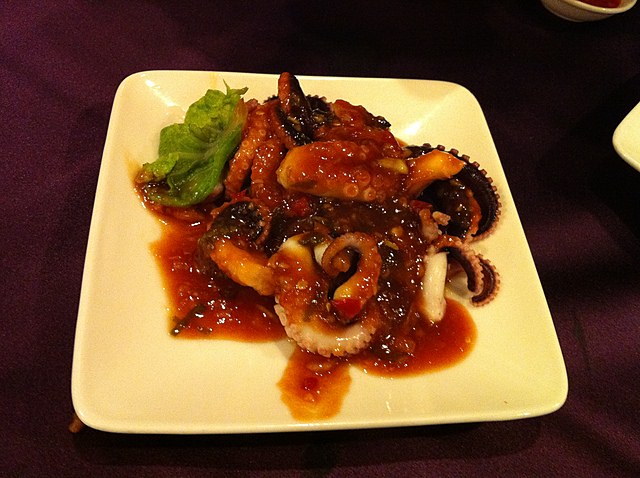 華國飯店 – 桂華會館 (很可惜因改建已關門，希望能在別的地方開業)