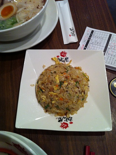 誠屋拉麵->改名麵通屋(已歇業)