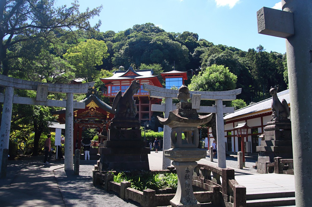 祐德稻荷神社手水舍前