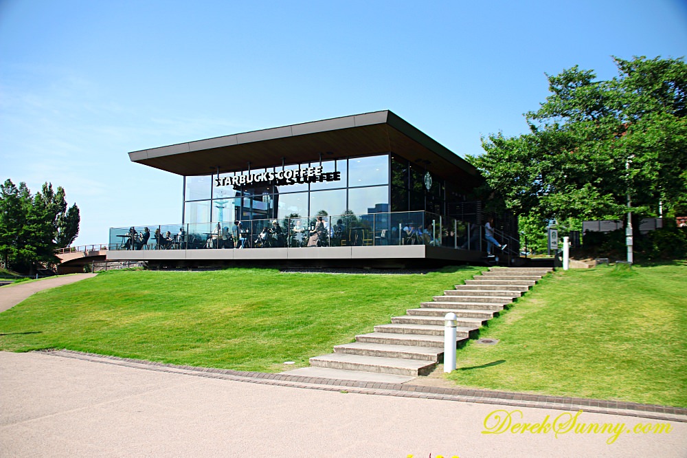 富岩運河環水公園_星巴克