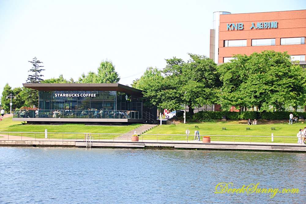 富岩運河環水公園_星巴克