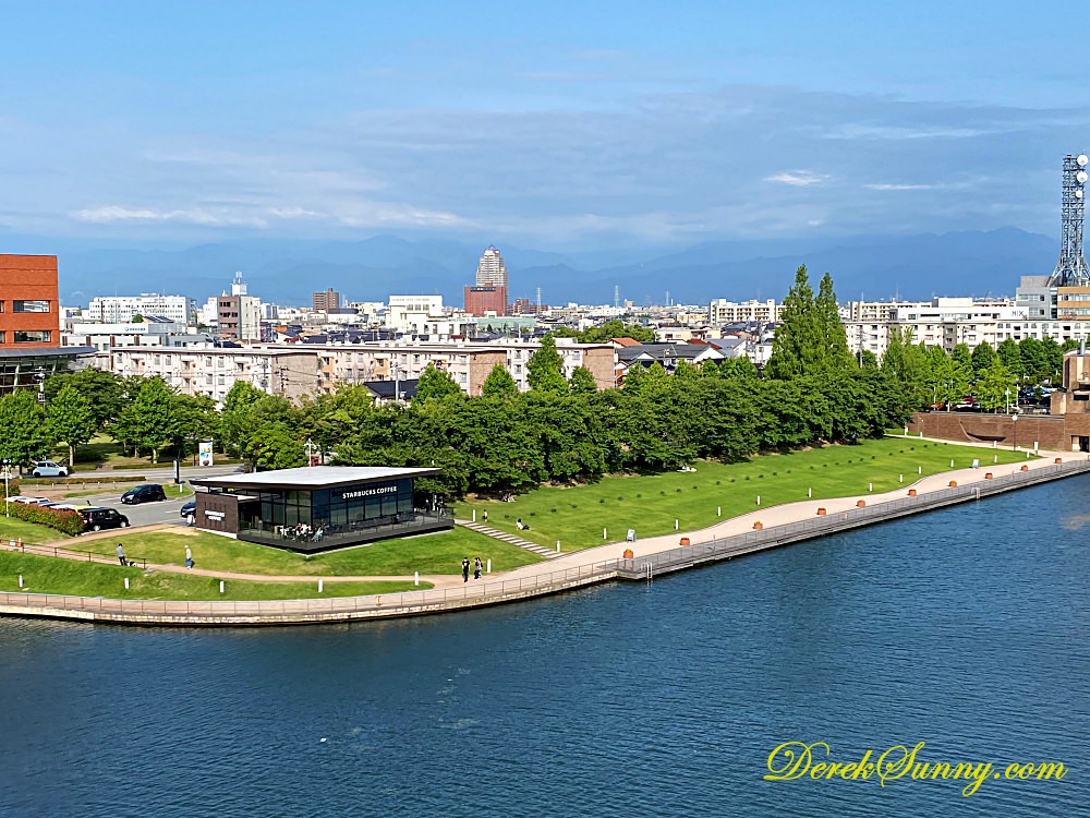 富岩運河環水公園_星巴克