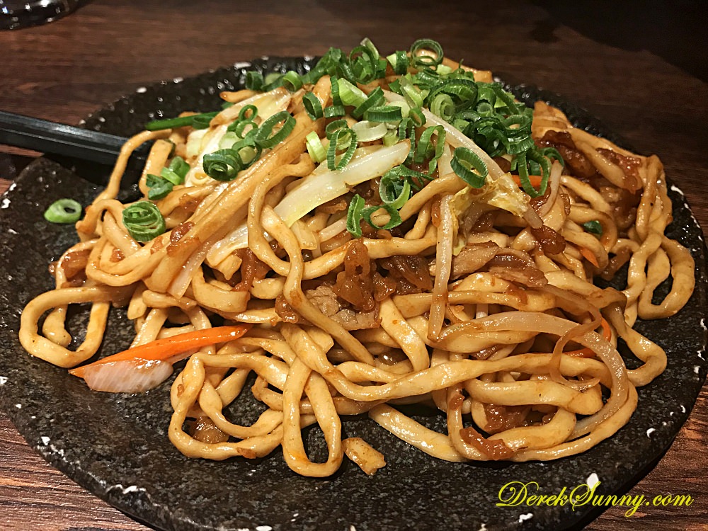 AKATONBO 団欒酒場赤とんぼ 日式炒麵