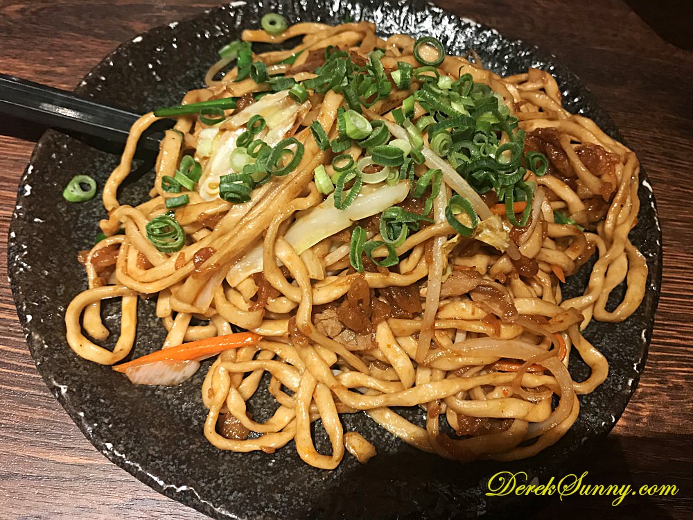 AKATONBO 団欒酒場赤とんぼ 日式炒麵