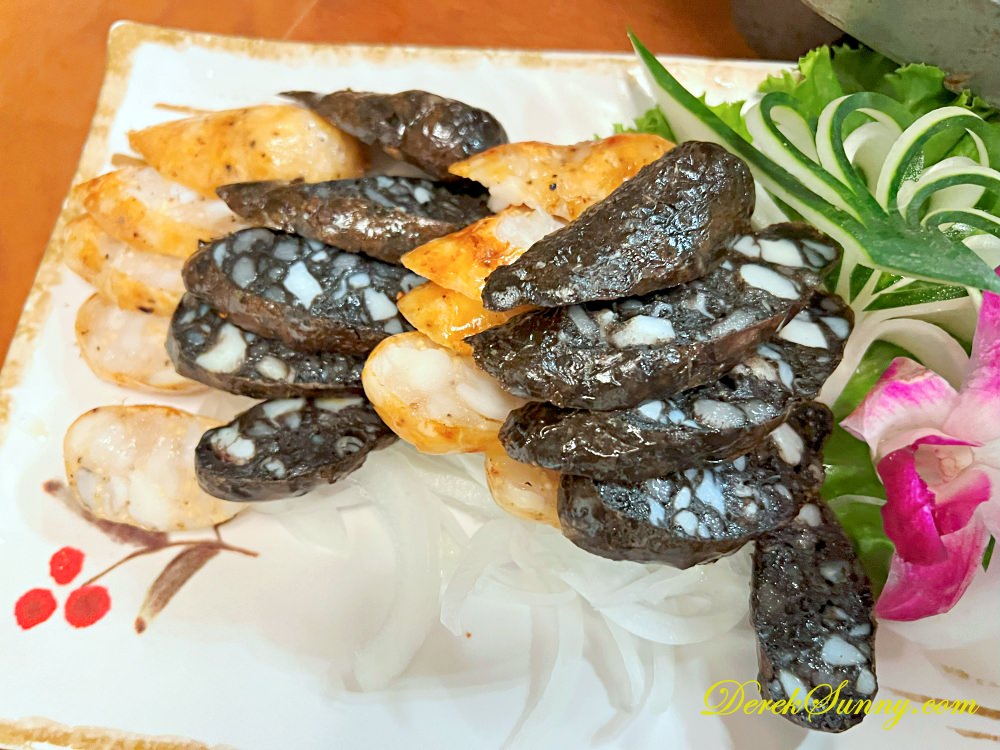 體育館海鮮碳烤 黑白香腸
