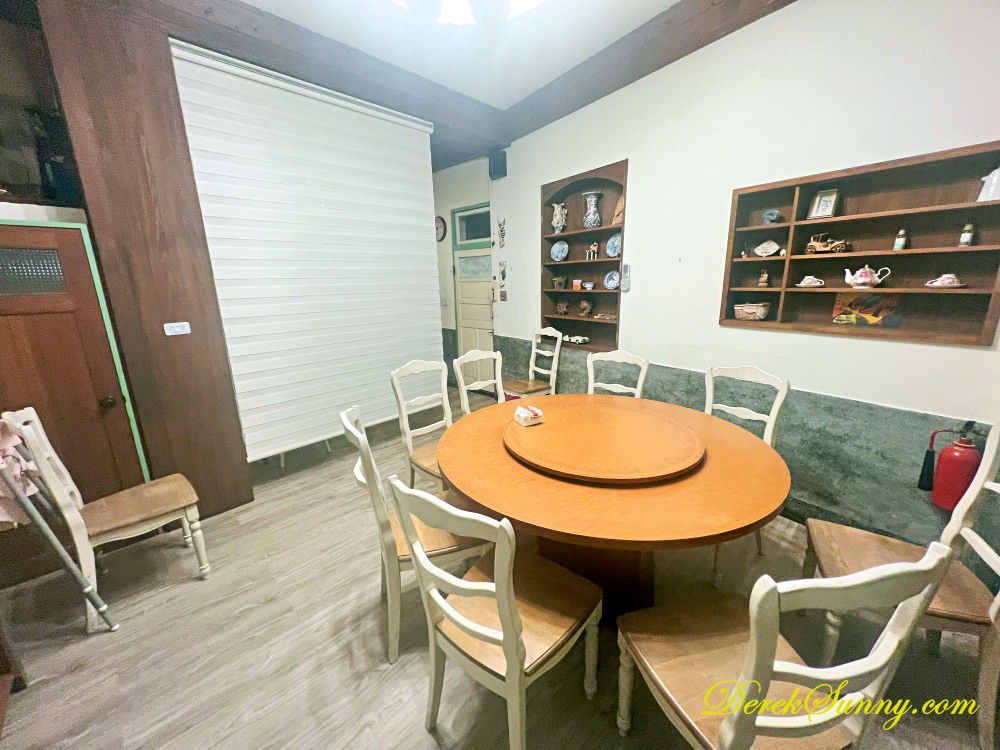 體育館海鮮碳烤 店內