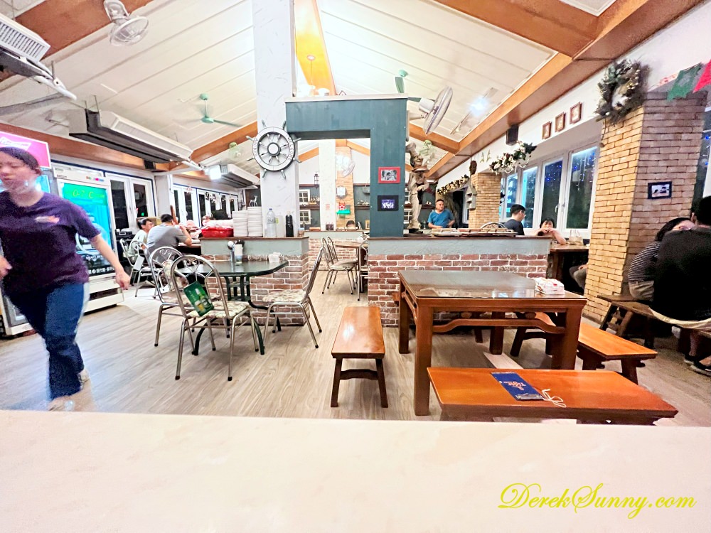 體育館海鮮碳烤 店內