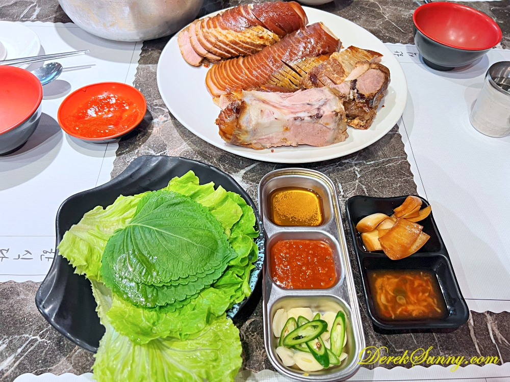 韓食堂한식당 豬腳